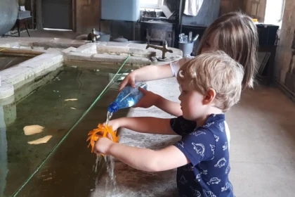 Atelier fabrication d'un moulin à eau entre parents et enfants - Chantilly Senlis Fun