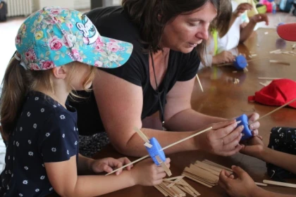 Atelier fabrication d'un moulin à eau entre parents et enfants - Chantilly Senlis Fun