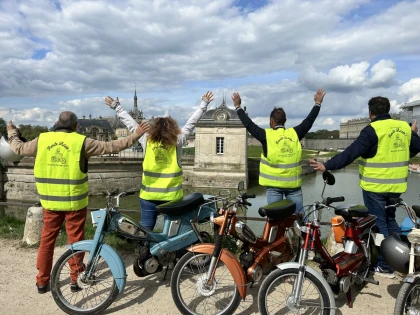 Balade en mobylettes Vintage à la journée - Chantilly Senlis Fun