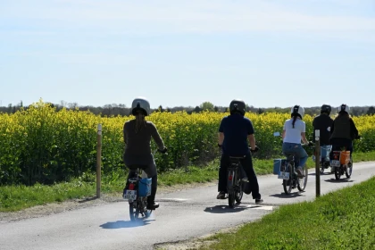 Balade en mobylettes Vintage à la journée - Chantilly Senlis Fun
