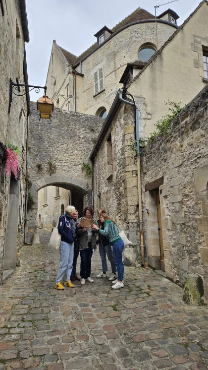 Le Manuscrit Vandalisé, escape game en plein air au cœur de Senlis - Chantilly Senlis Fun