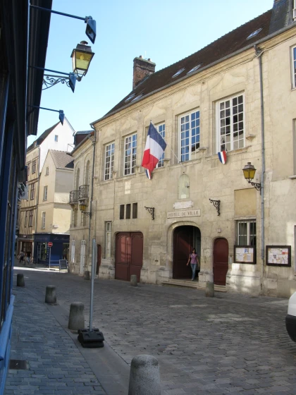 Visite guidée « L’hôtel de ville de Senlis » - Chantilly Senlis Fun