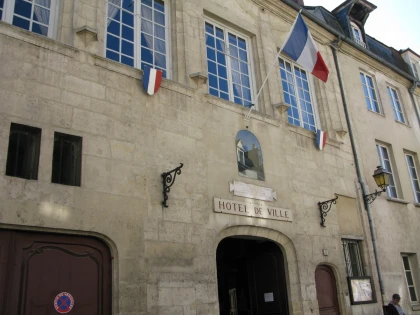 Visite guidée « L’hôtel de ville de Senlis » - Chantilly Senlis Fun